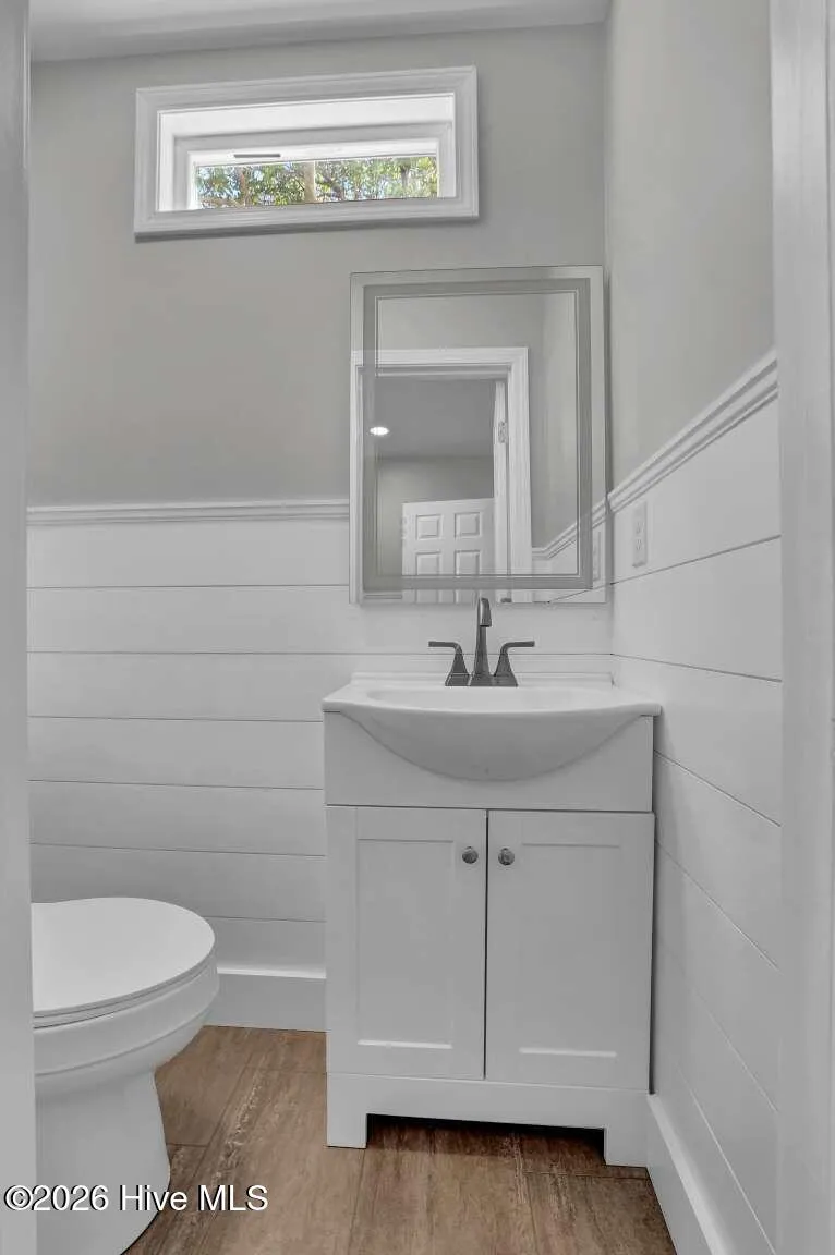 1001 S Topsail Drive Surf City, NC 28445