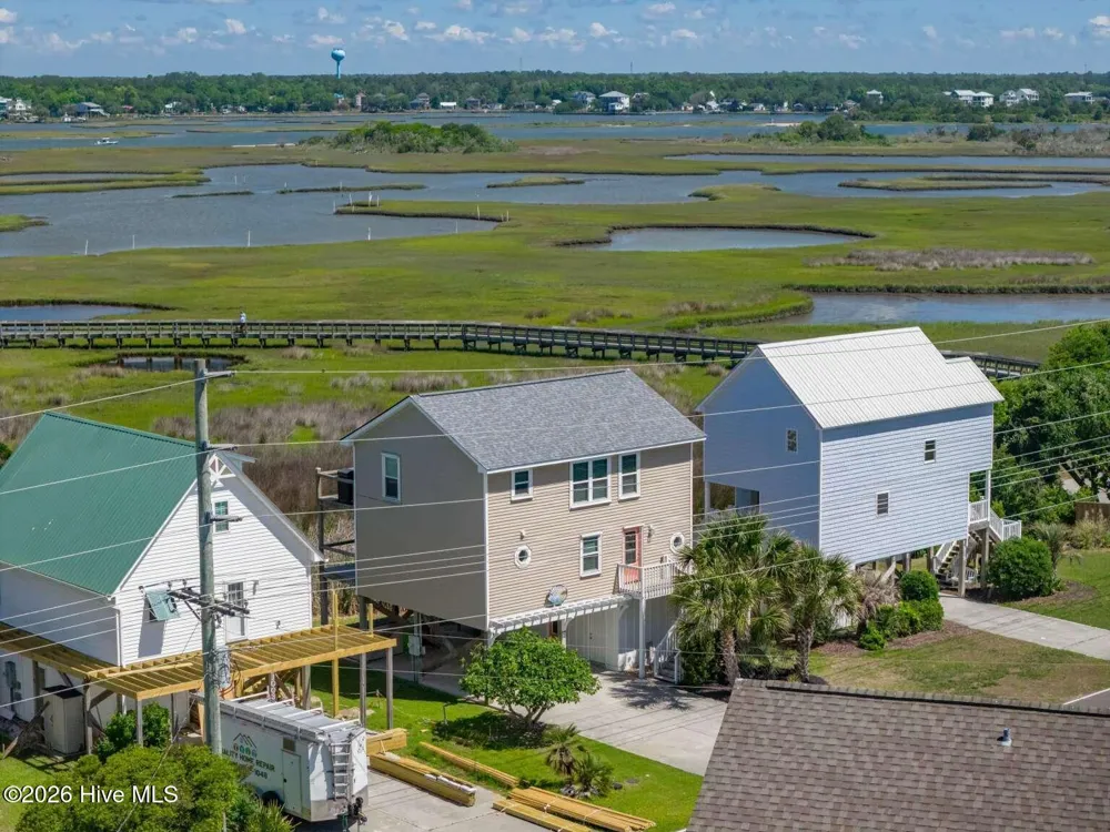 1001 S Topsail Drive Surf City, NC 28445