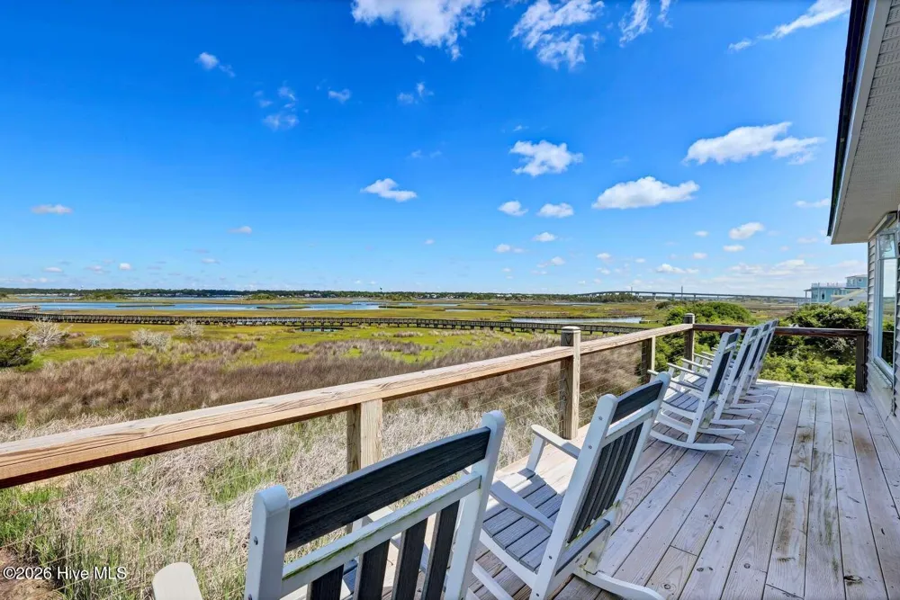 1001 S Topsail Drive Surf City, NC 28445