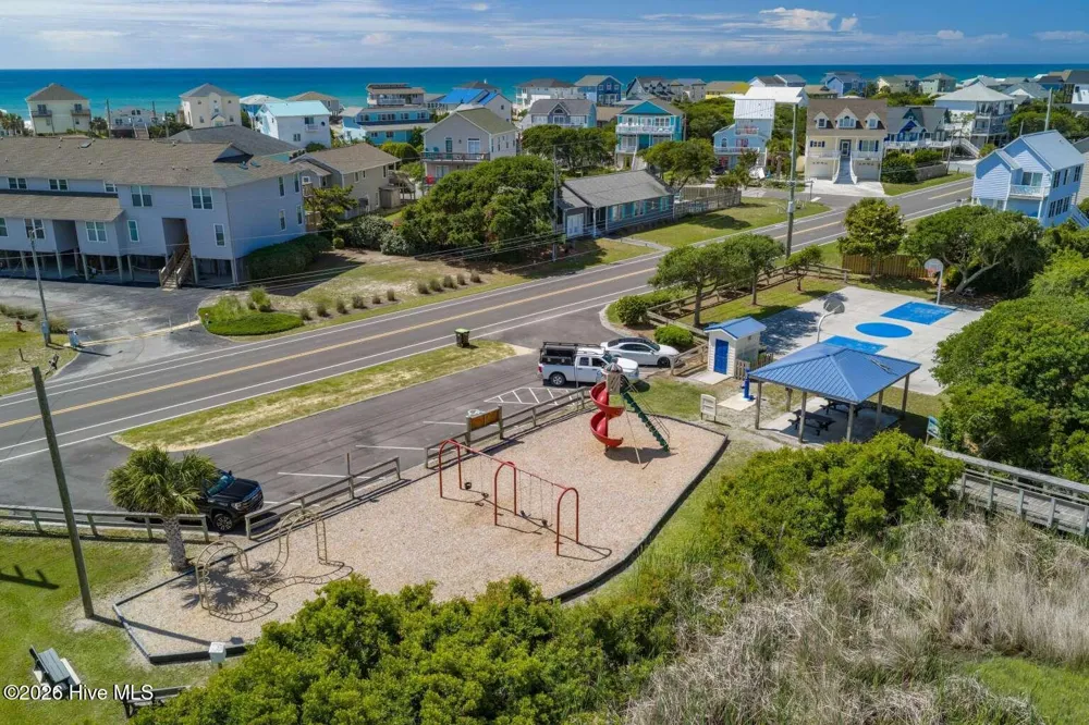 1001 S Topsail Drive Surf City, NC 28445