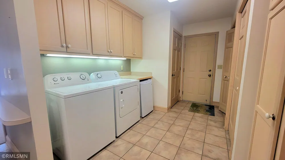 1374 Field Creek Circle Victoria, MN 55386