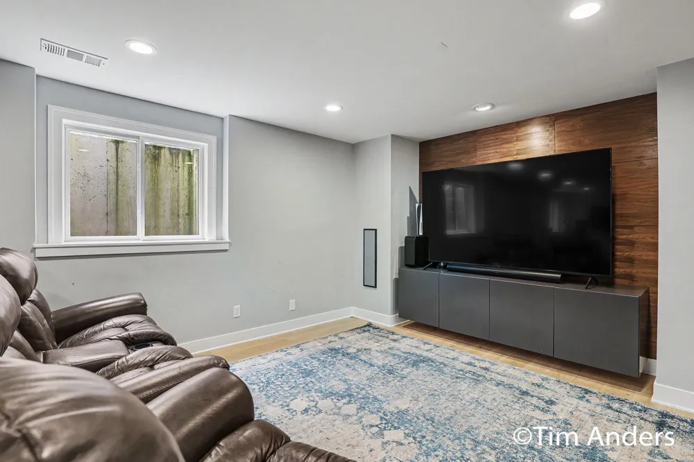 556 Greenwood Avenue SE East Grand Rapids, MI 49506