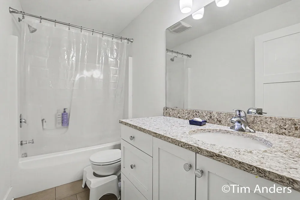 556 Greenwood Avenue SE East Grand Rapids, MI 49506
