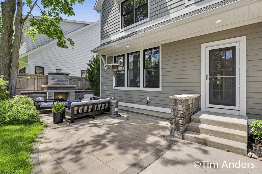 556 Greenwood Avenue SE East Grand Rapids, MI 49506