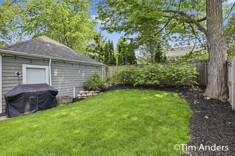 556 Greenwood Avenue SE East Grand Rapids, MI 49506