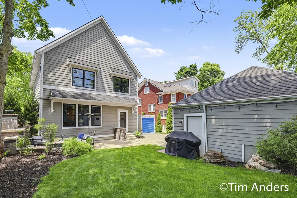 556 Greenwood Avenue SE East Grand Rapids, MI 49506