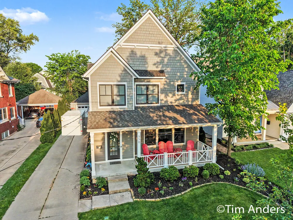 556 Greenwood Avenue SE East Grand Rapids, MI 49506