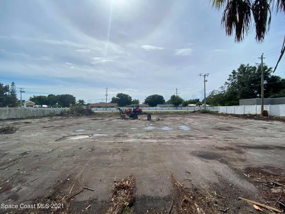 2745 Wickham Road Melbourne, FL 32935