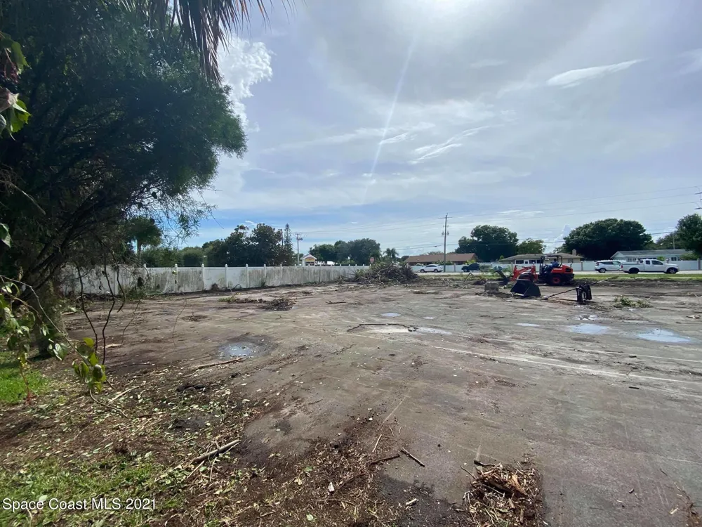 2745 Wickham Road Melbourne, FL 32935