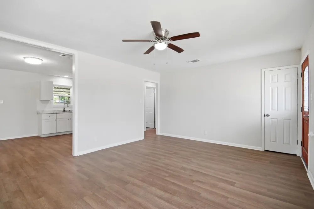 911 S Commercial Avenue Coleman, TX 76834