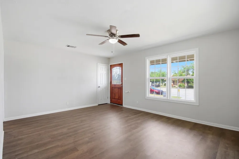 911 S Commercial Avenue Coleman, TX 76834