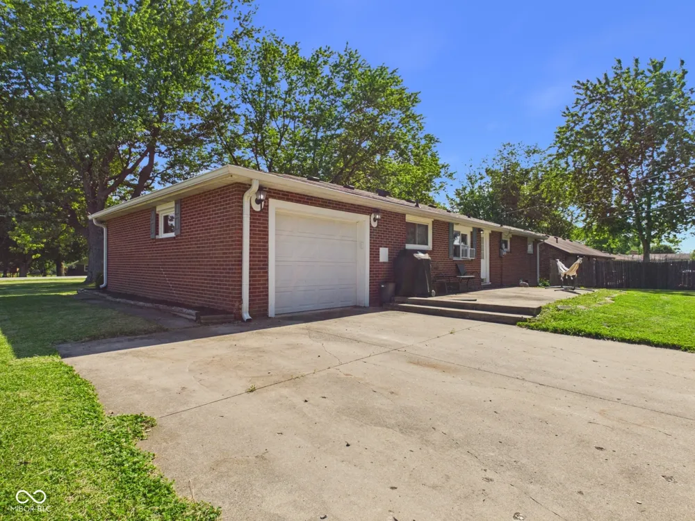 262 E 600 Alexandria, IN 46001