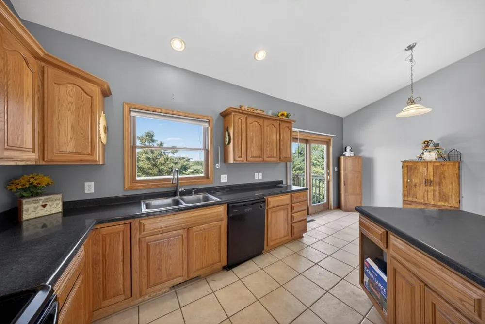 463 Sierra Lane NW Eyota, MN 55934