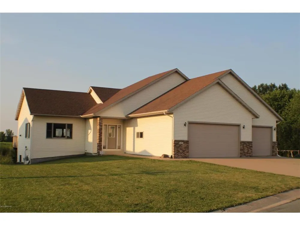 463 Sierra Lane NW Eyota, MN 55934