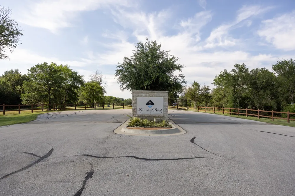 Diamond Point Corsicana, TX 75109