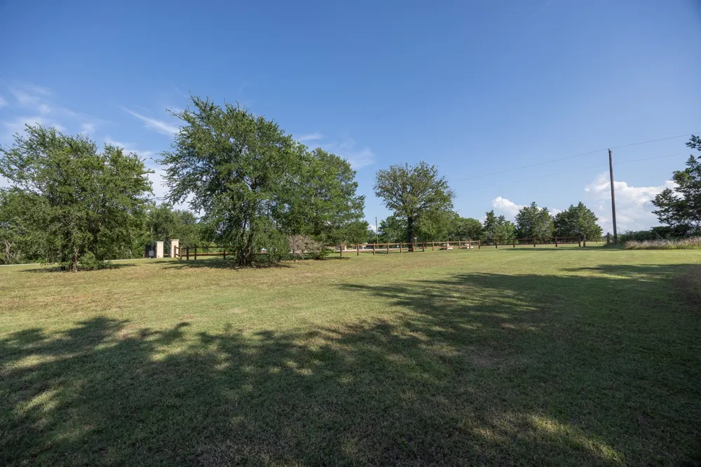 Diamond Point Corsicana, TX 75109