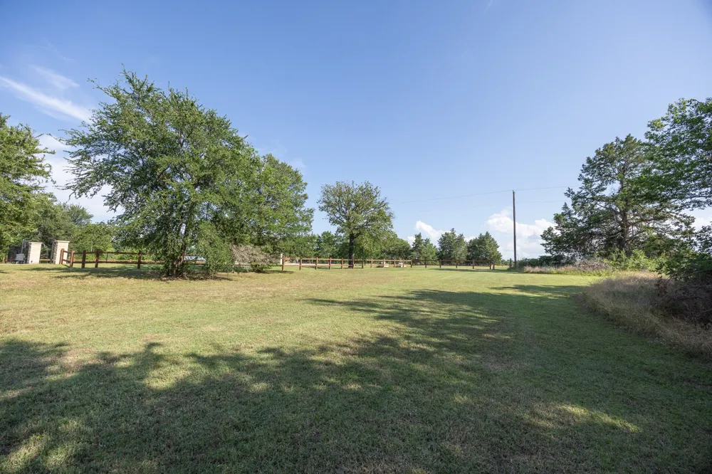Diamond Point Corsicana, TX 75109