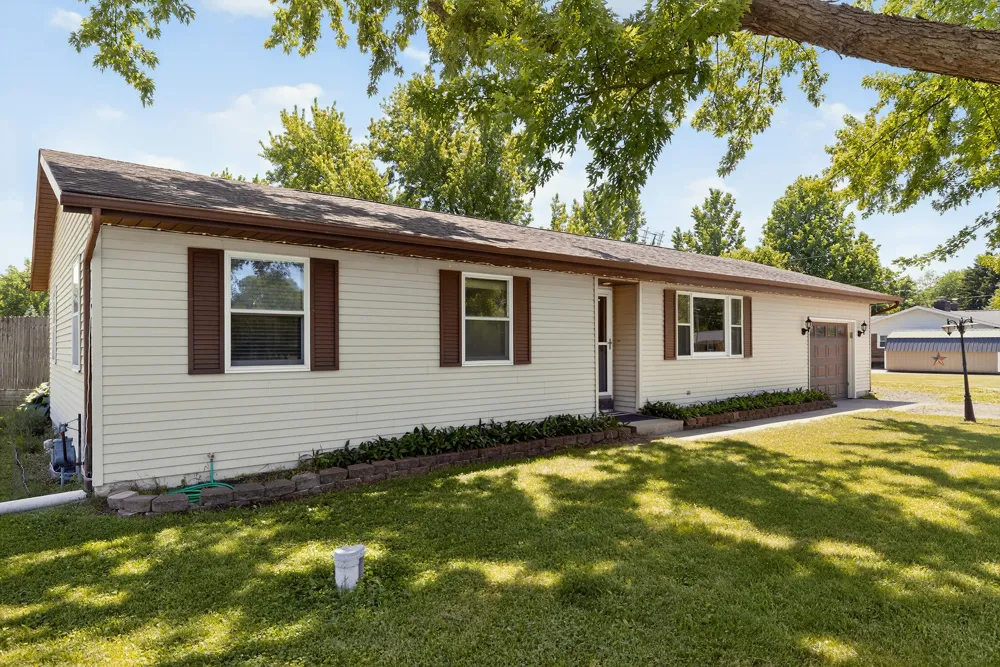 61214 Mary Lou Lane Cassopolis, MI 49031