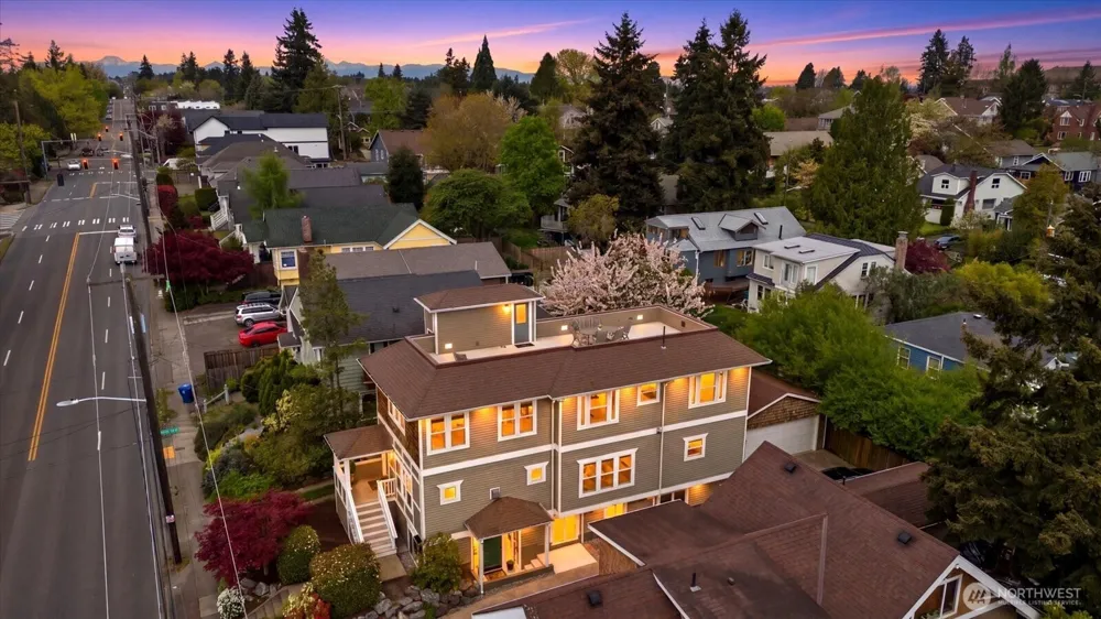 400 NE 50th Street Seattle, WA 98105