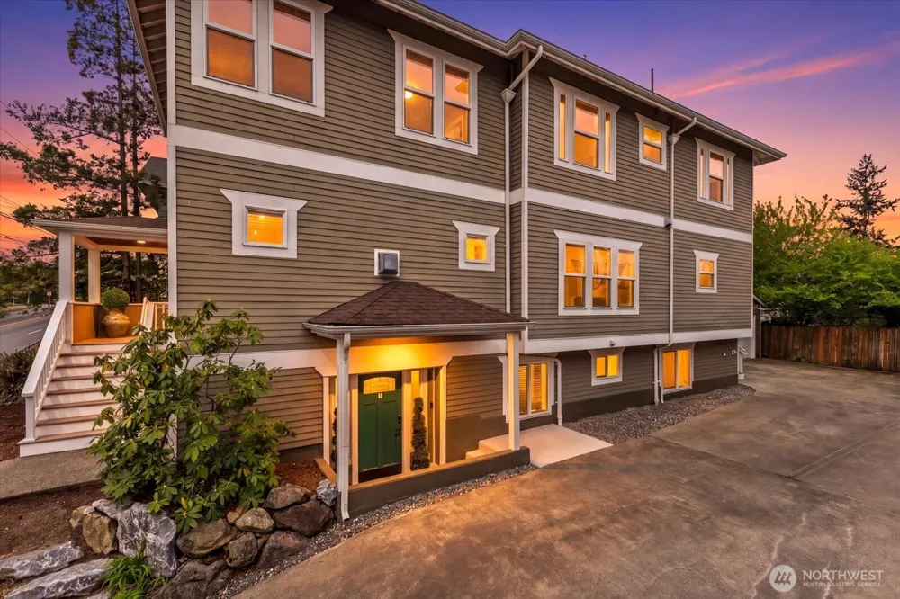 400 NE 50th Street Seattle, WA 98105