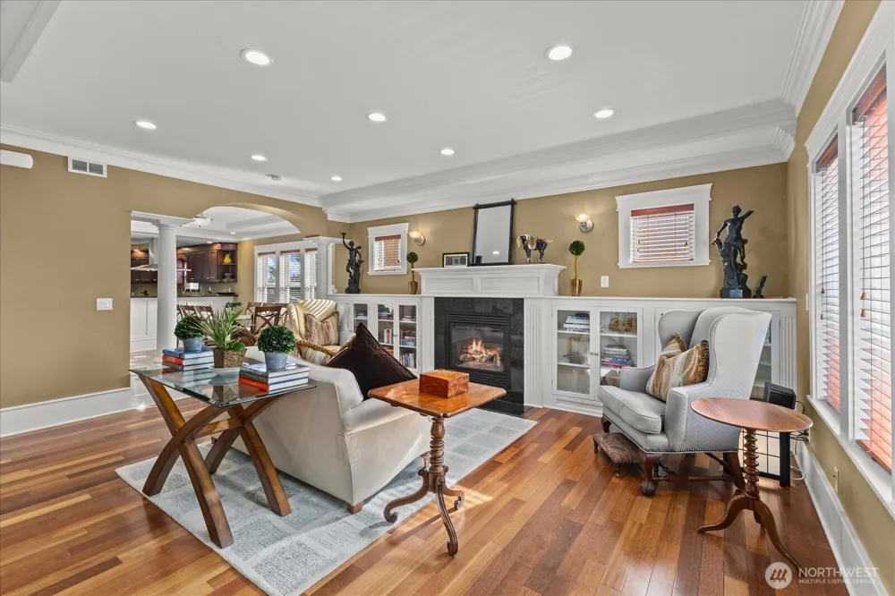 400 NE 50th Street Seattle, WA 98105