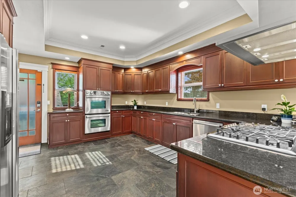400 NE 50th Street Seattle, WA 98105