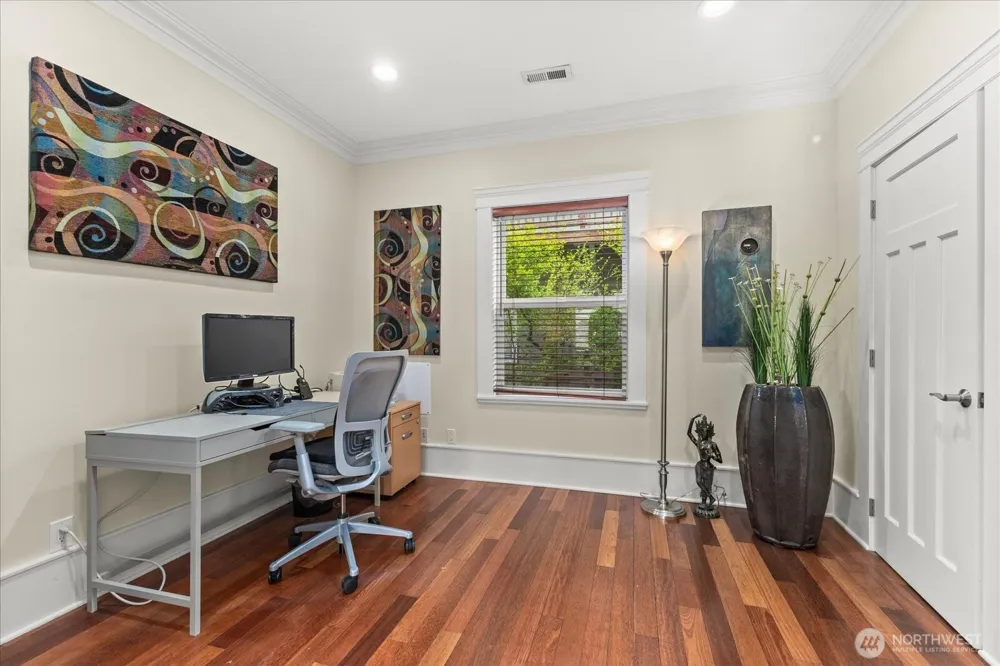 400 NE 50th Street Seattle, WA 98105