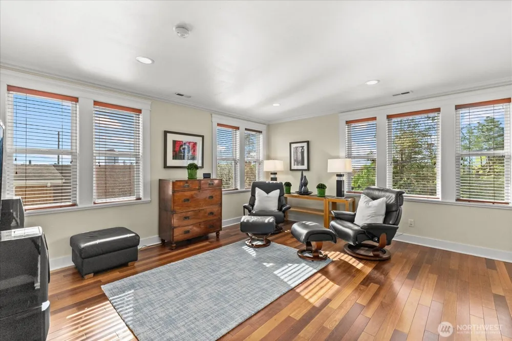 400 NE 50th Street Seattle, WA 98105