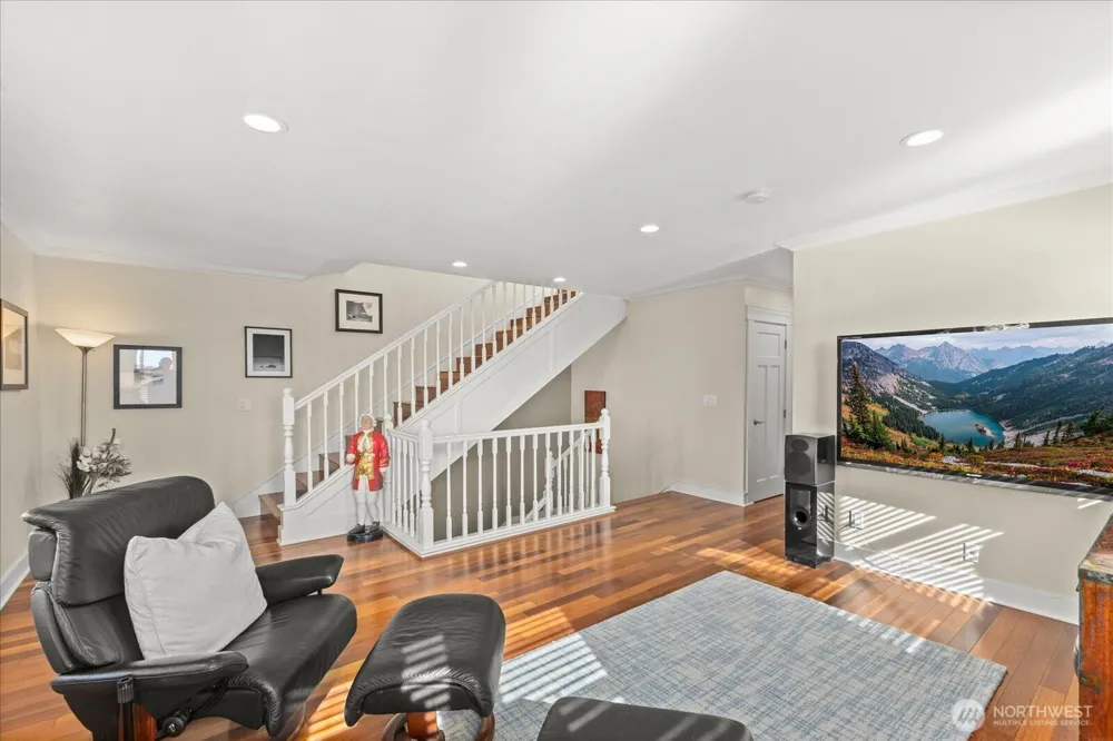 400 NE 50th Street Seattle, WA 98105