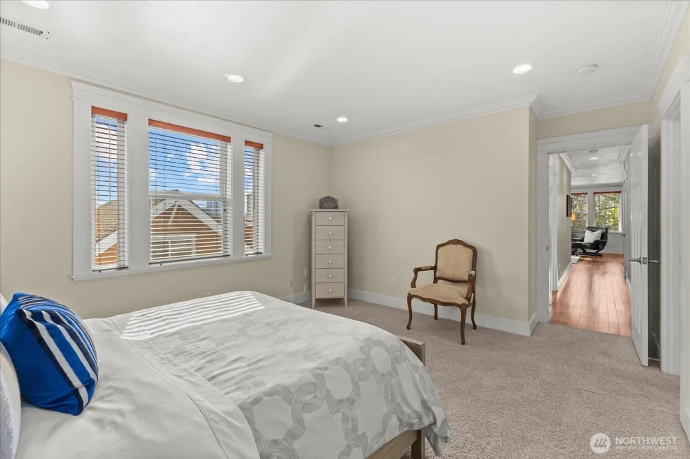 400 NE 50th Street Seattle, WA 98105
