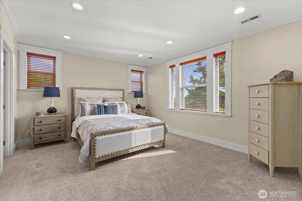400 NE 50th Street Seattle, WA 98105