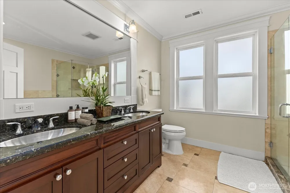 400 NE 50th Street Seattle, WA 98105