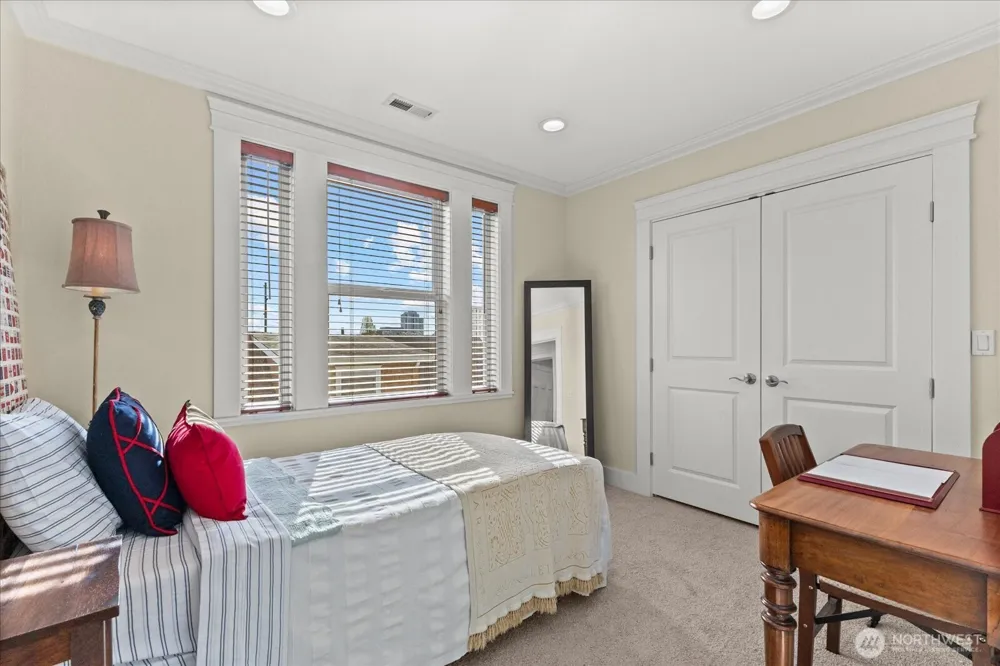 400 NE 50th Street Seattle, WA 98105