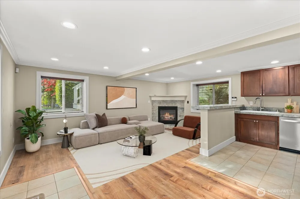 400 NE 50th Street Seattle, WA 98105