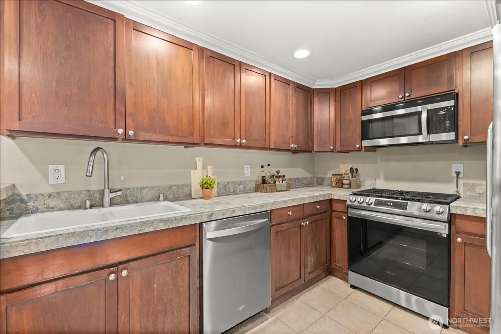400 NE 50th Street Seattle, WA 98105