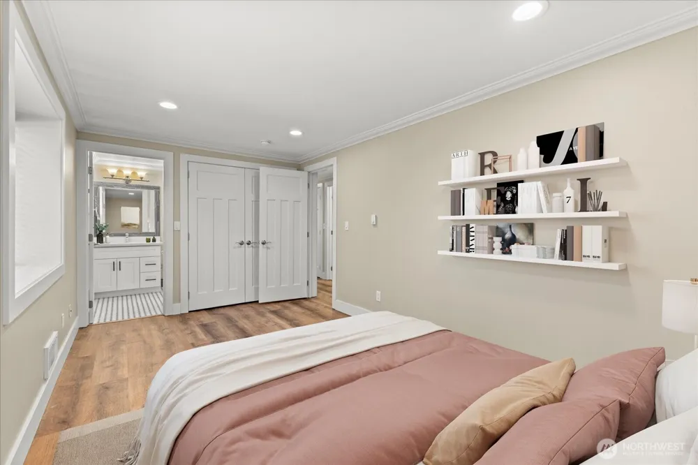 400 NE 50th Street Seattle, WA 98105