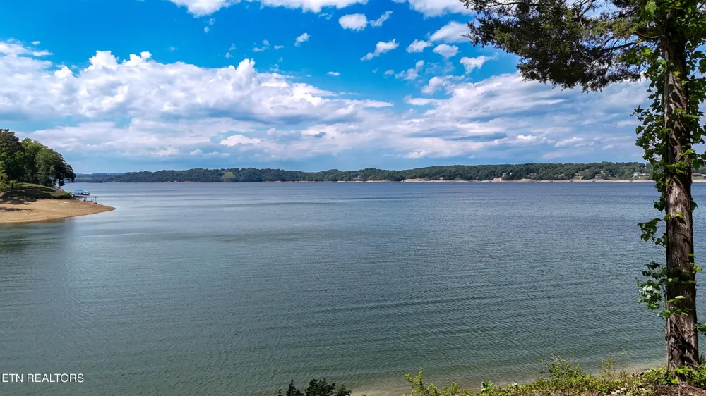 122 Ridge Point Tr Dandridge, TN 37725