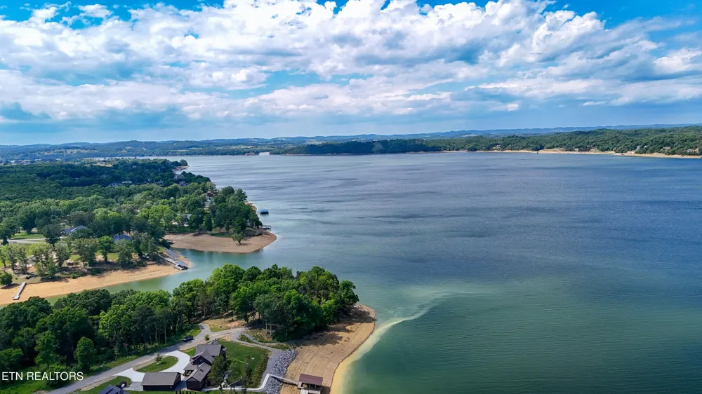 122 Ridge Point Tr Dandridge, TN 37725