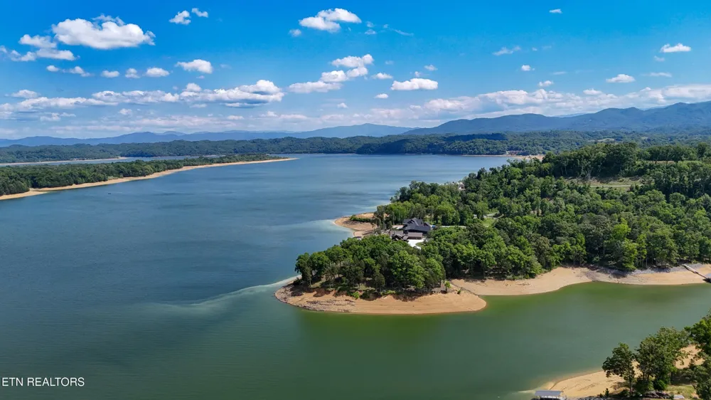 122 Ridge Point Tr Dandridge, TN 37725
