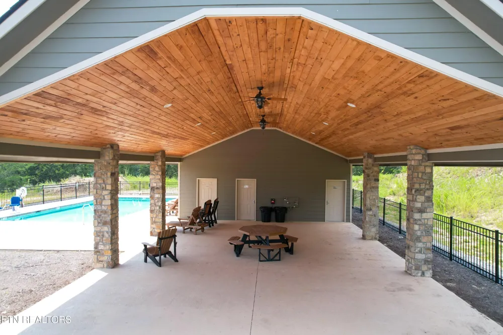 122 Ridge Point Tr Dandridge, TN 37725