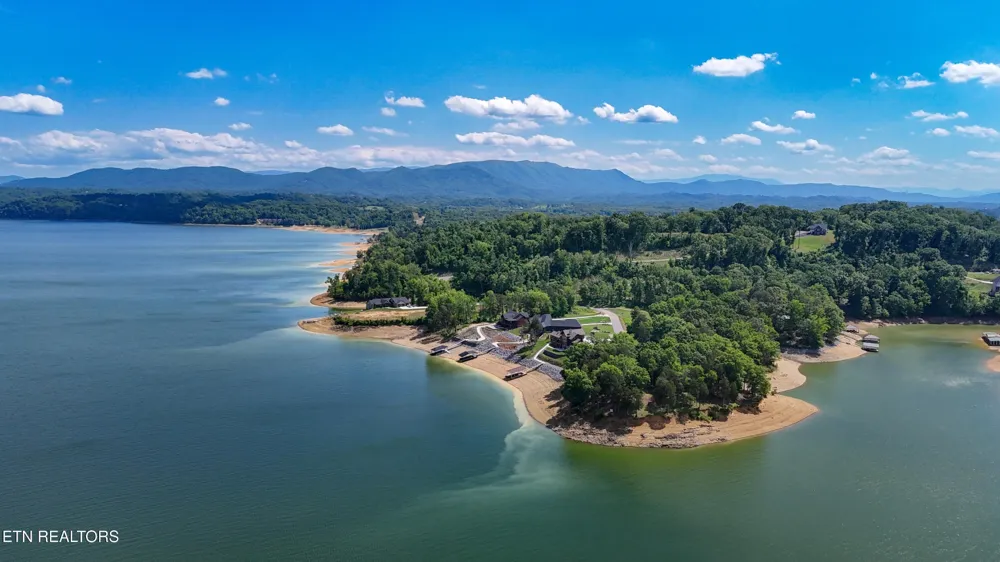 122 Ridge Point Tr Dandridge, TN 37725