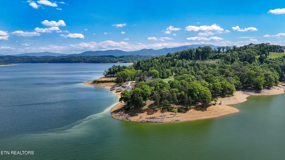 122 Ridge Point Tr Dandridge, TN 37725