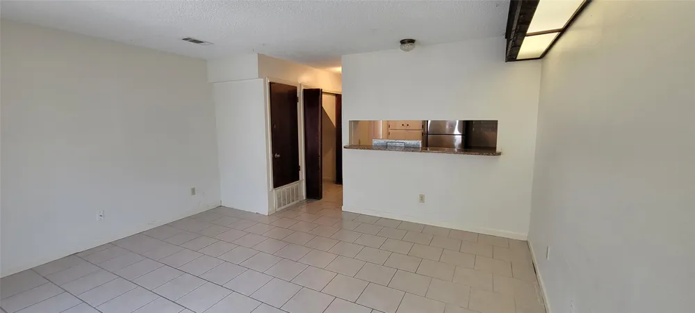 1221 W Hopkins Street #7 San Marcos, TX 78666