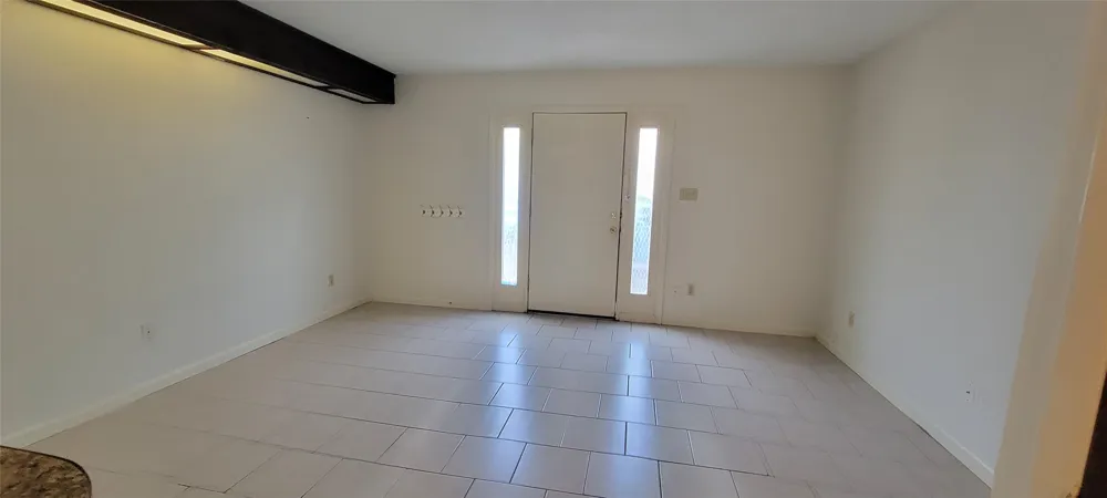1221 W Hopkins Street #7 San Marcos, TX 78666