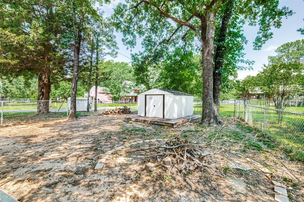 200 Lakeside Drive West Tawakoni, TX 75474