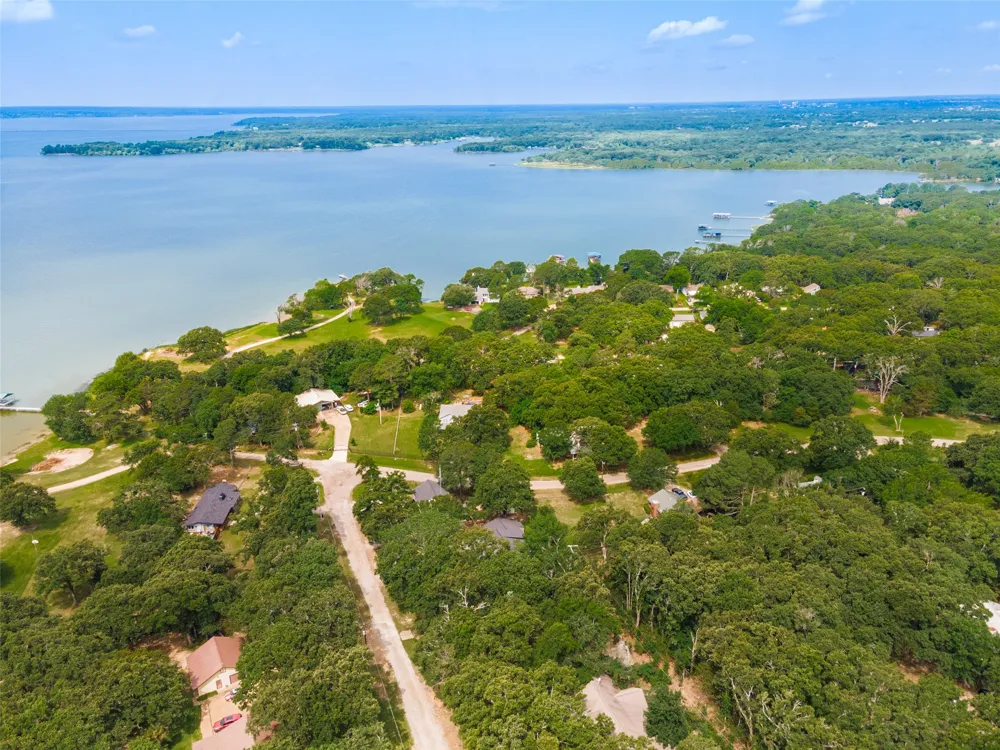 200 Lakeside Drive West Tawakoni, TX 75474