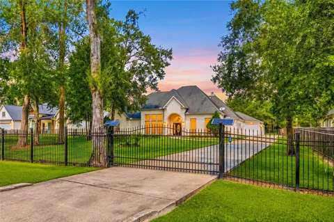 19509 Desna Drive