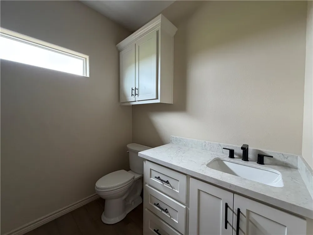 Address Not Shown Alice, TX 78332