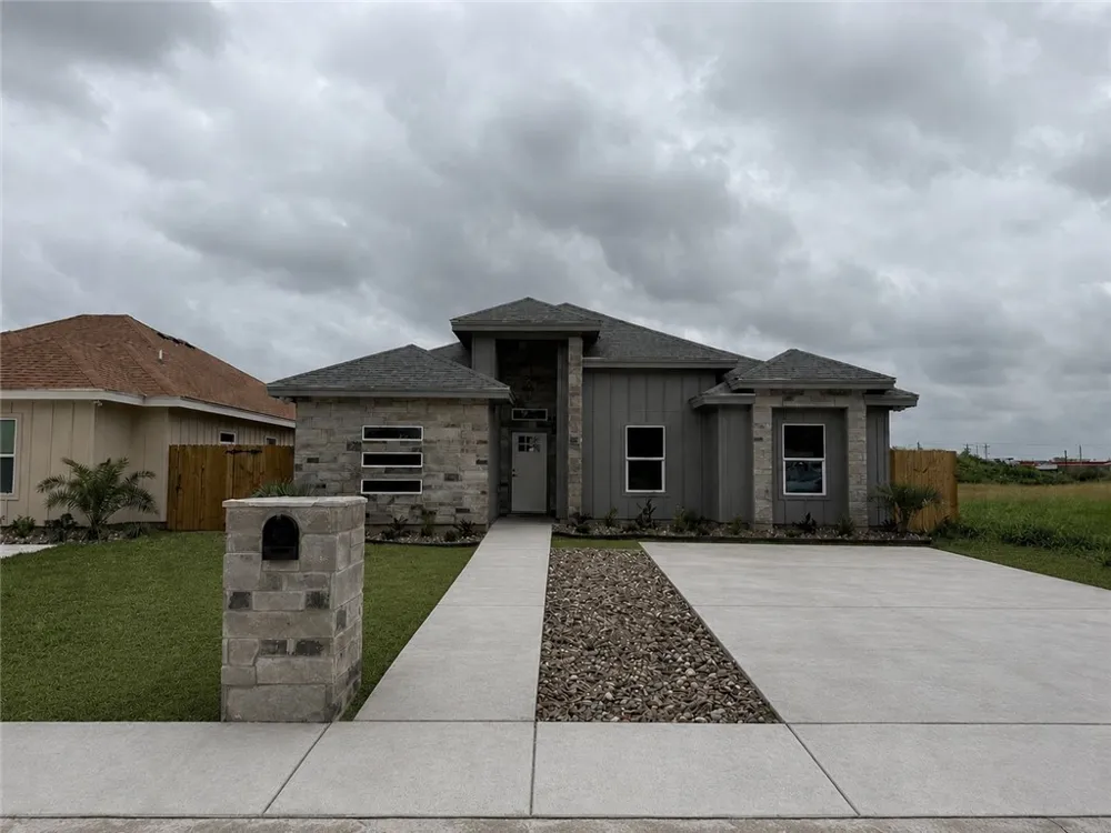 Address Not Shown Alice, TX 78332