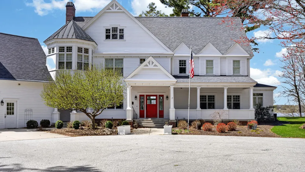 5592 S Shore Drive Whitehall, MI 49461